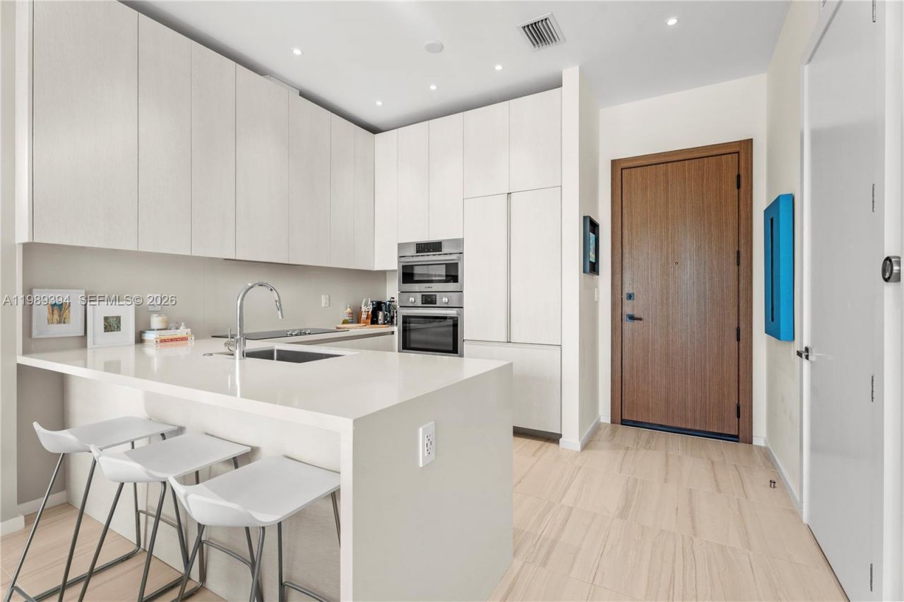 3156 SW 27th Ave , Unit 202, Miami, FL 33133 Photo