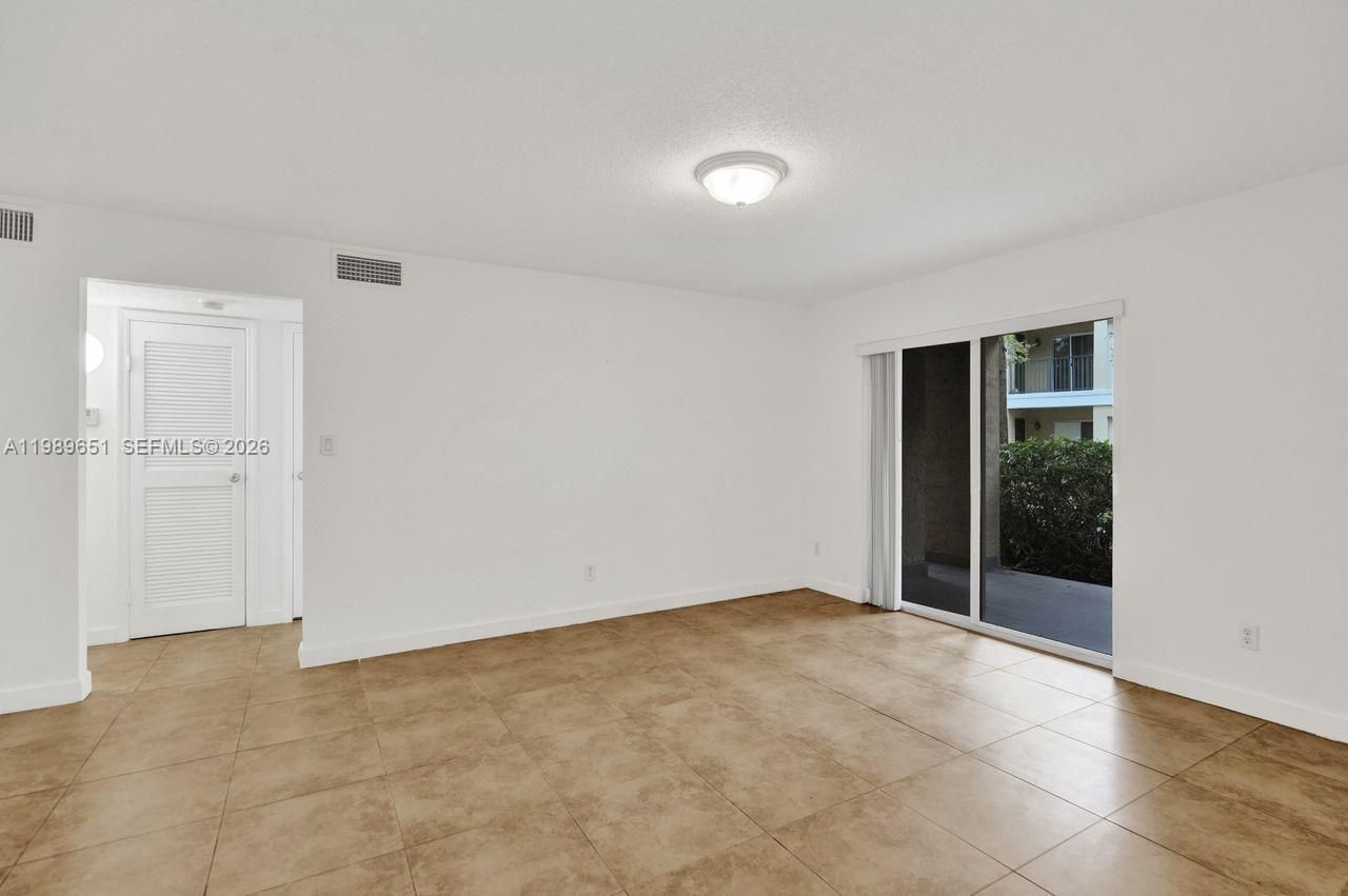 949 Riverside Dr , Unit 417, Coral Springs, FL 33071 Photo