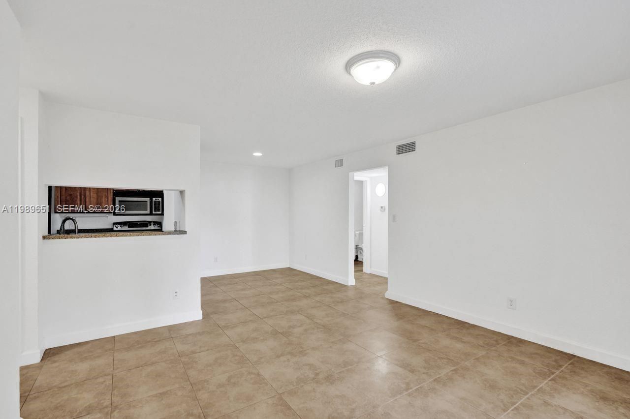 949 Riverside Dr , Unit 417, Coral Springs, FL 33071 Photo