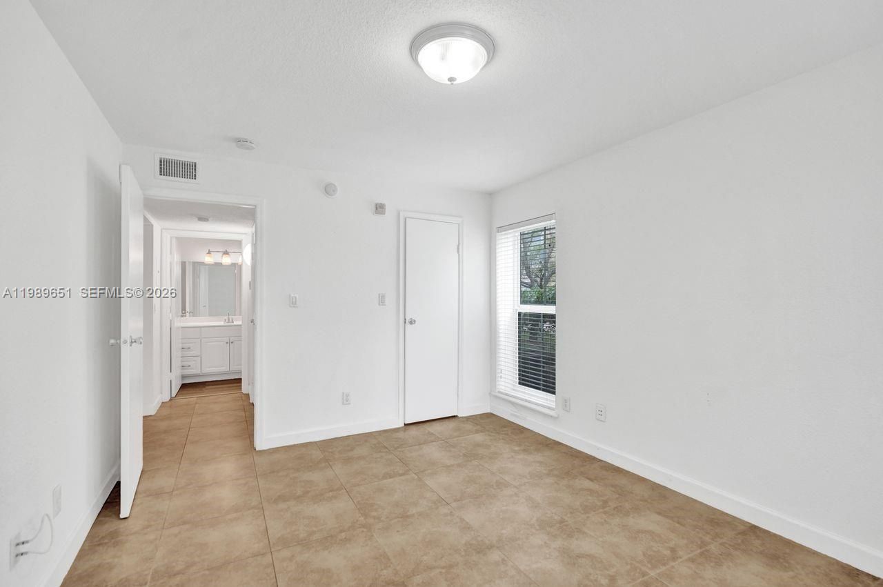 949 Riverside Dr , Unit 417, Coral Springs, FL 33071 Photo