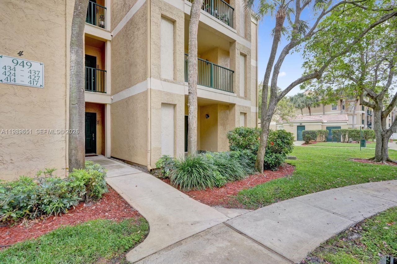 949 Riverside Dr , Unit 417, Coral Springs, FL 33071 Photo