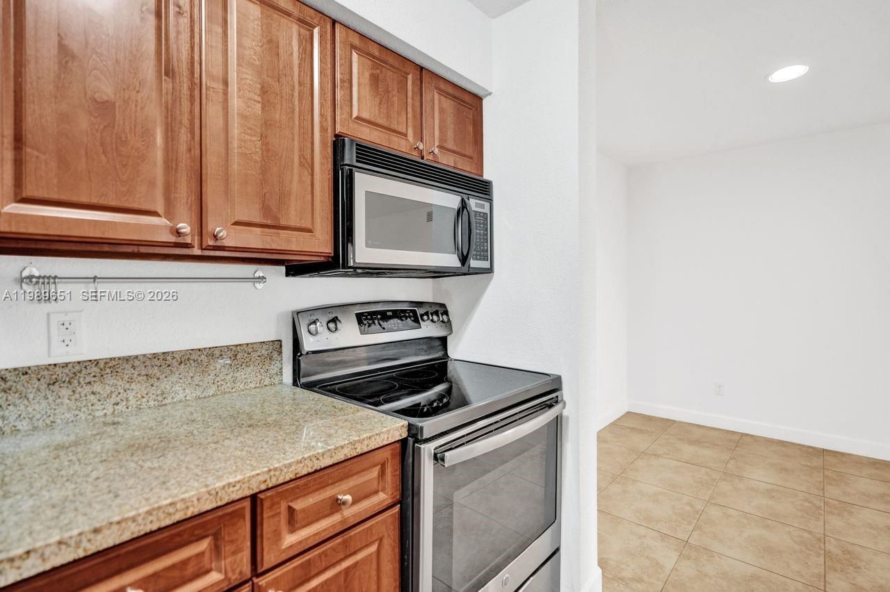 949 Riverside Dr , Unit 417, Coral Springs, FL 33071 Photo