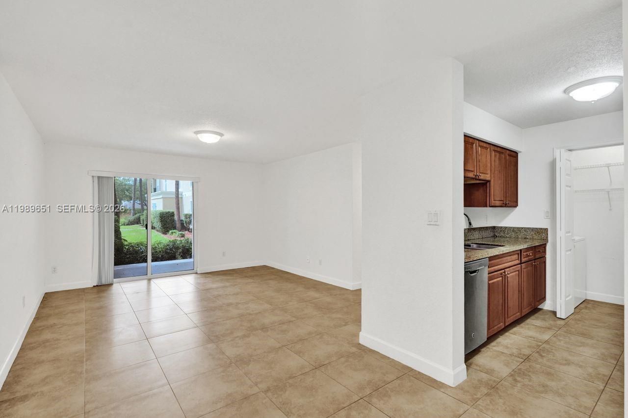 949 Riverside Dr , Unit 417, Coral Springs, FL 33071 Photo