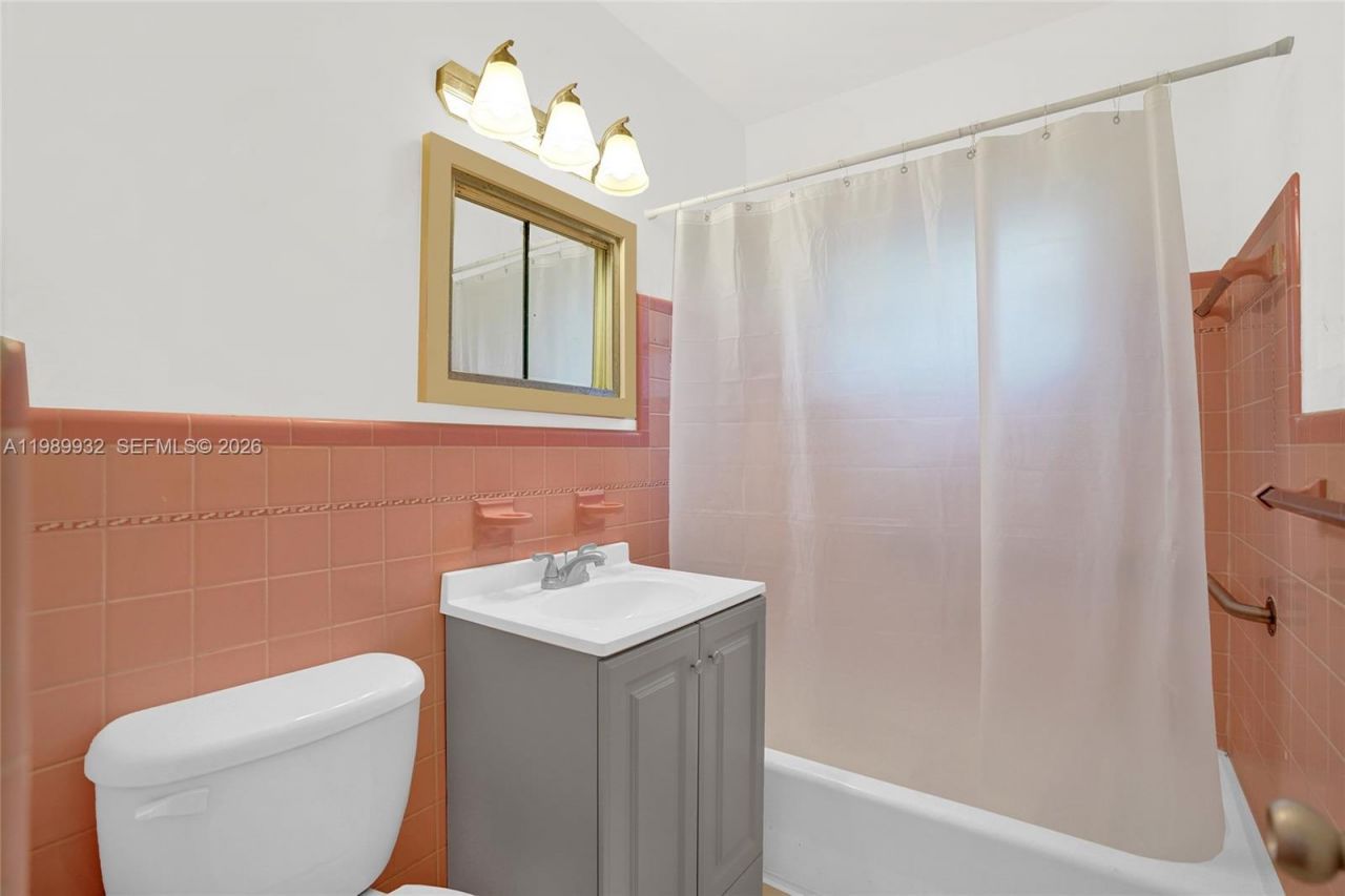 221 NE 48th Ter , Miami, FL 33137 Photo