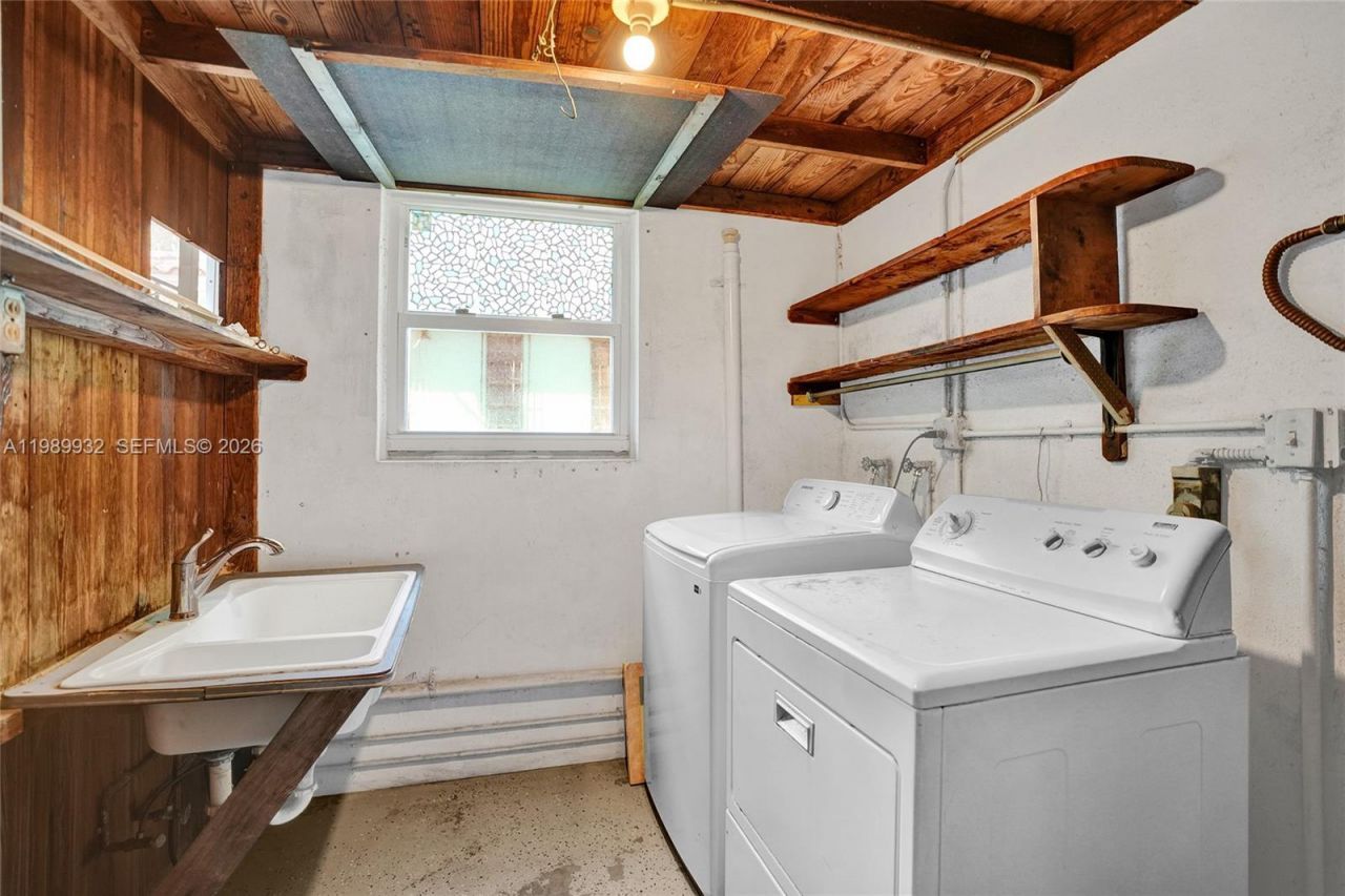 221 NE 48th Ter , Miami, FL 33137 Photo