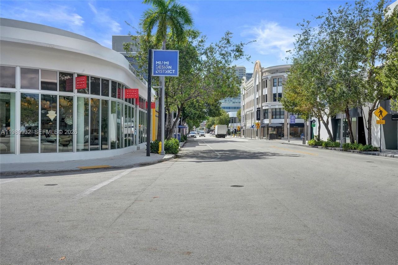 221 NE 48th Ter , Miami, FL 33137 Photo