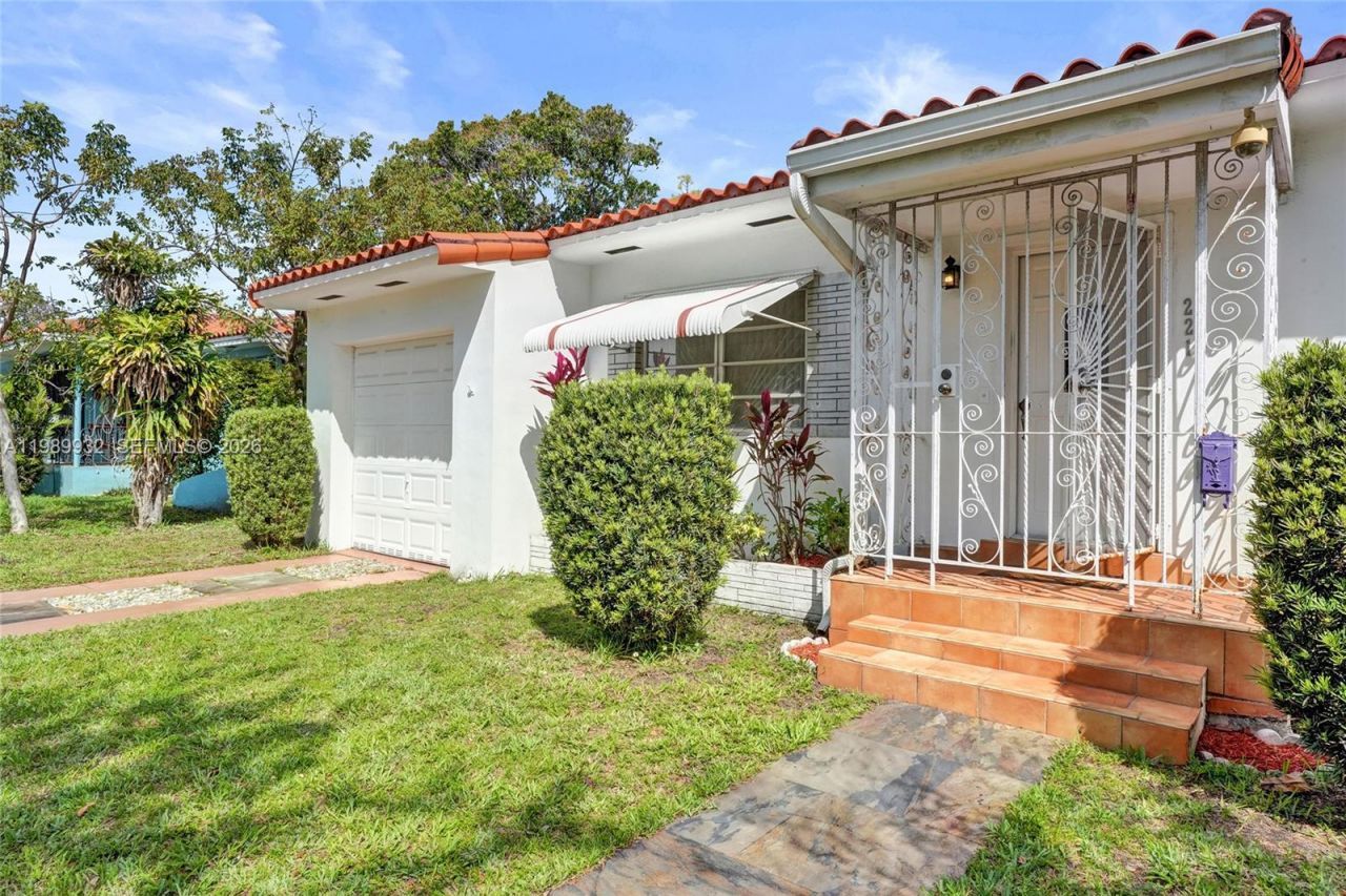 221 NE 48th Ter , Miami, FL 33137 Photo