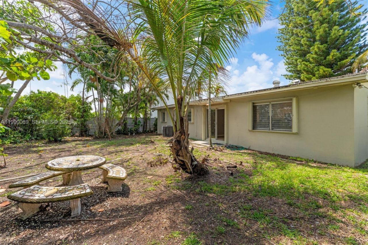 4341 SW 104th Ct, Miami, FL 33165 Photo