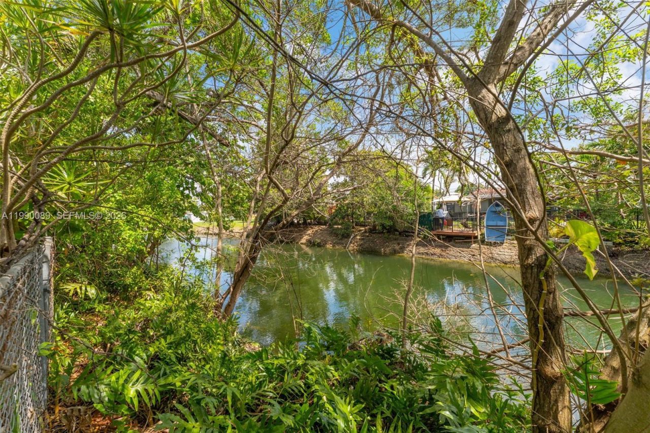 4341 SW 104th Ct, Miami, FL 33165 Photo