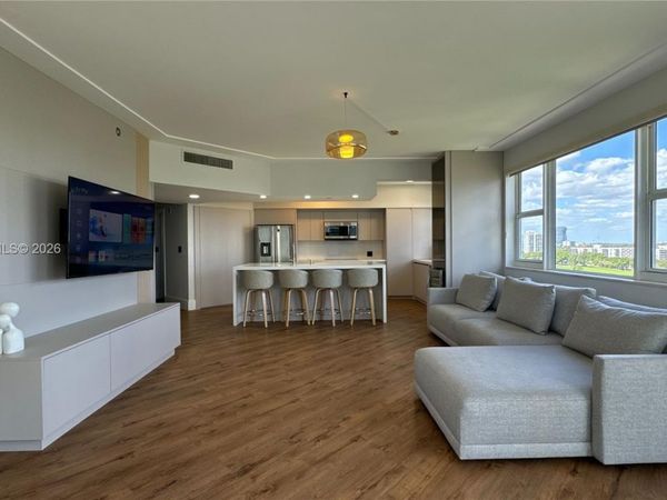 20000 E Country Club Dr , Unit 1016, Aventura, FL 33180