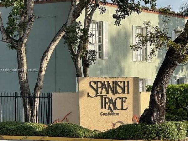 10776 N Kendall Dr , Unit F17, Miami, FL 33176