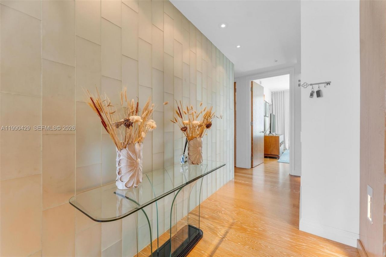 19400 Turnberry Way , Unit 2011, Aventura, FL 33180 Photo