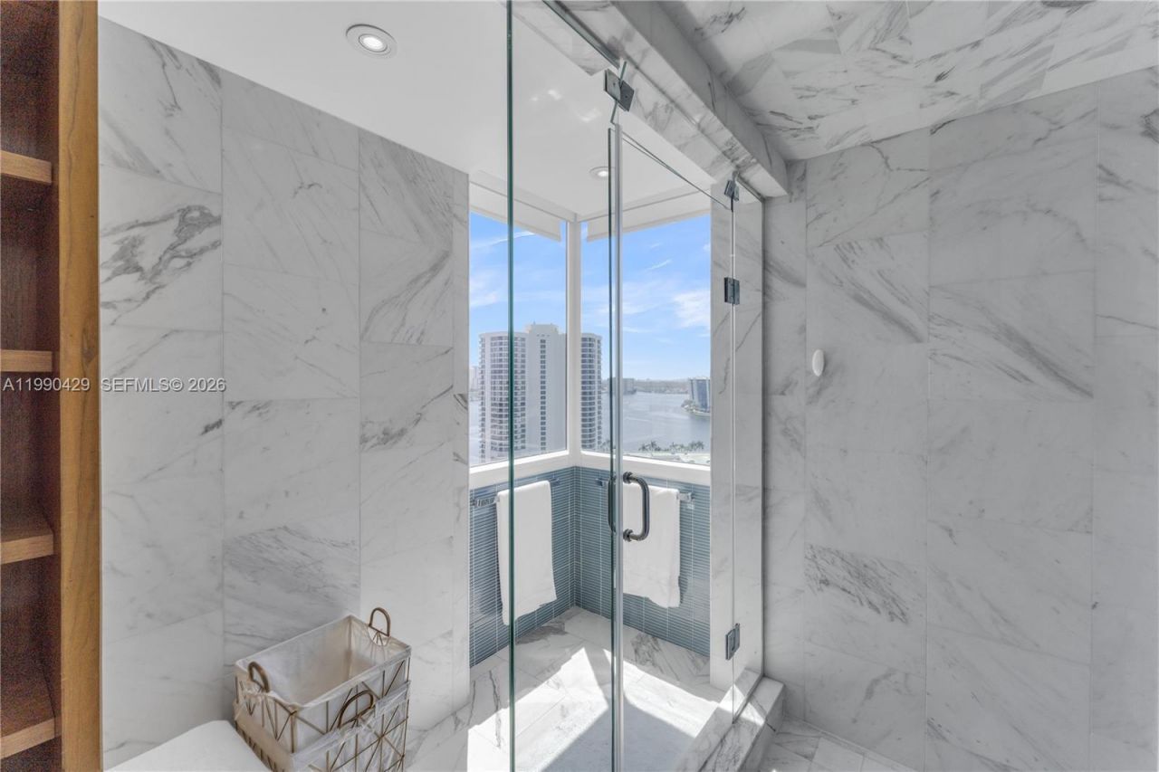 19400 Turnberry Way , Unit 2011, Aventura, FL 33180 Photo