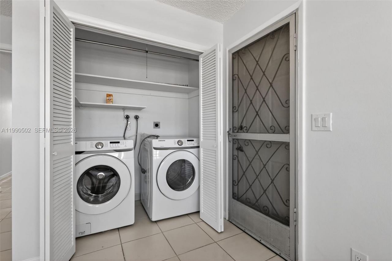 329 SE 3rd St , Unit 502T, Hallandale Beach, FL 33009 Photo