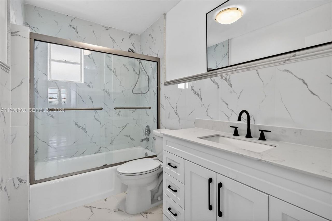 329 SE 3rd St , Unit 502T, Hallandale Beach, FL 33009 Photo