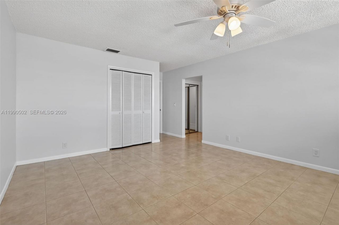 329 SE 3rd St , Unit 502T, Hallandale Beach, FL 33009 Photo