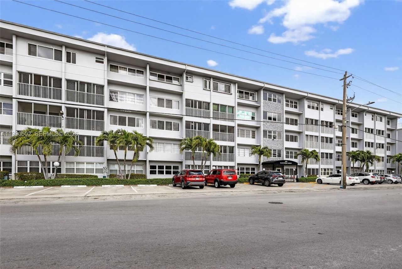 329 SE 3rd St , Unit 502T, Hallandale Beach, FL 33009 Photo