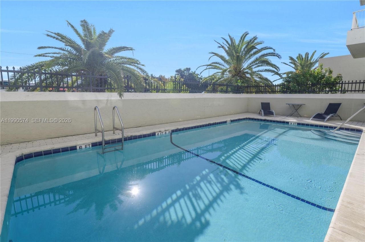 2600 Collins Ave , Unit 204, Miami Beach, FL 33140 Photo