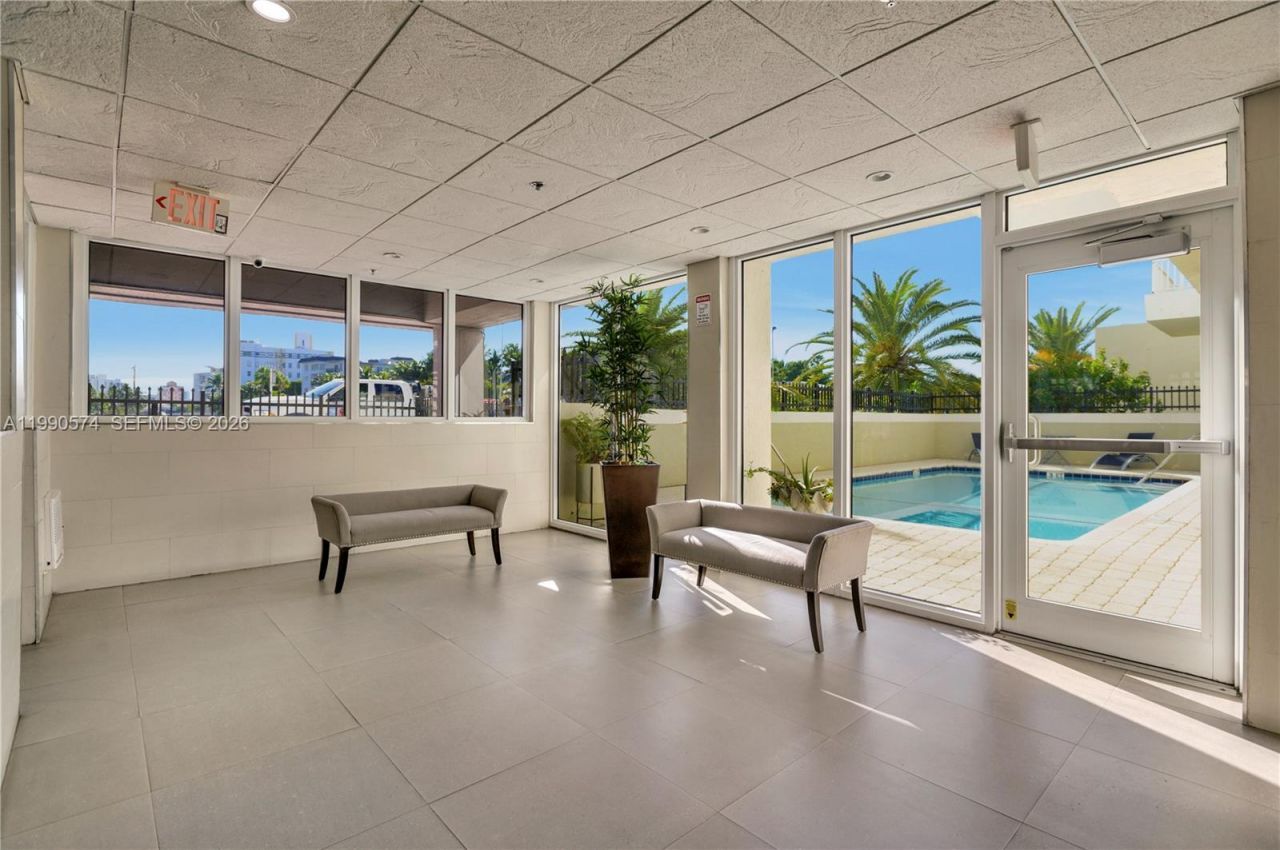 2600 Collins Ave , Unit 204, Miami Beach, FL 33140 Photo