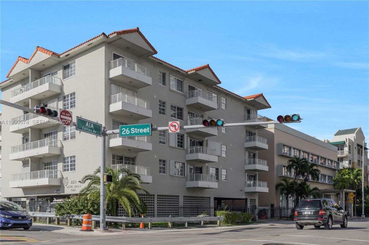 2600 Collins Ave , Unit 204, Miami Beach, FL 33140 Photo