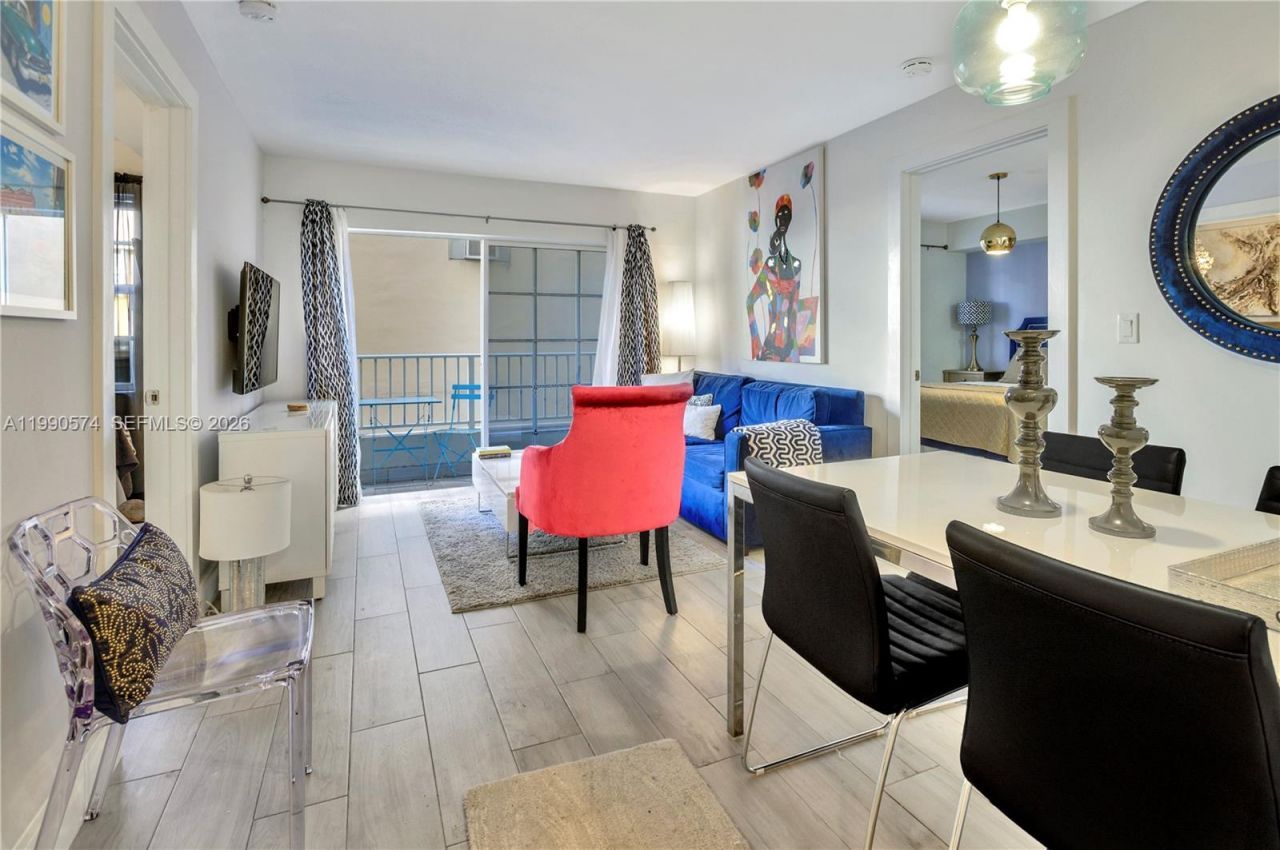 2600 Collins Ave , Unit 204, Miami Beach, FL 33140 Photo