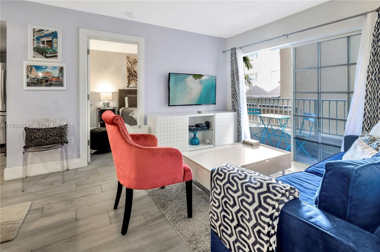 2600 Collins Ave , Unit 204, Miami Beach, FL 33140 Photo