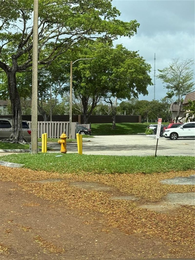 860 NE 207th Ter, Unit 8-106, Miami, FL 33179 Photo