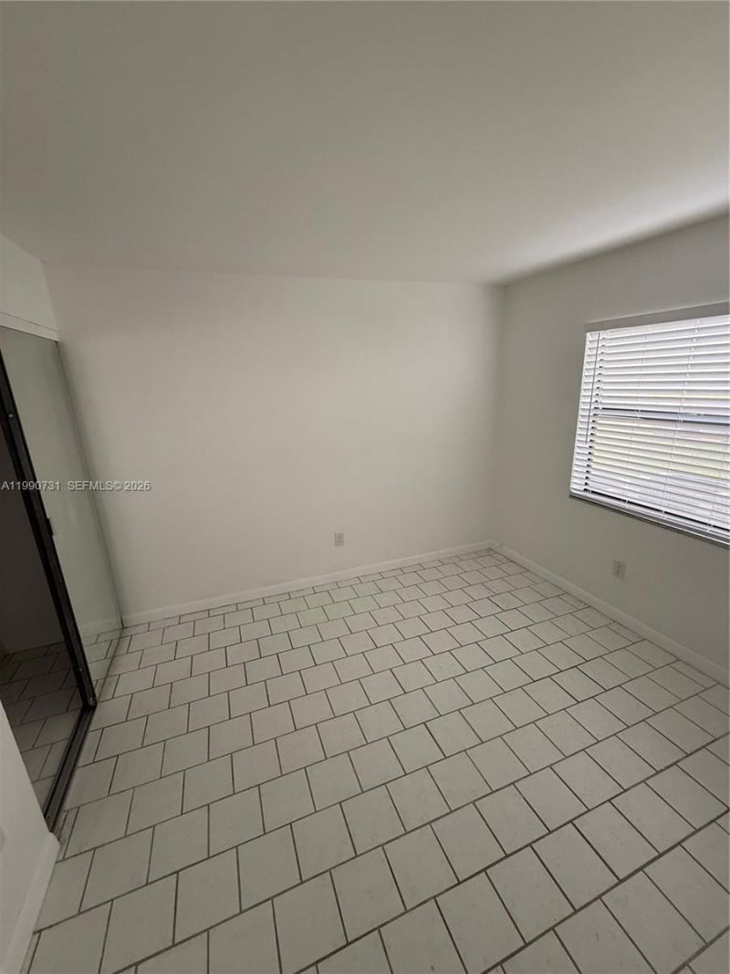860 NE 207th Ter, Unit 8-106, Miami, FL 33179 Photo