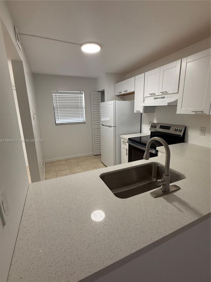 860 NE 207th Ter, Unit 8-106, Miami, FL 33179 Photo