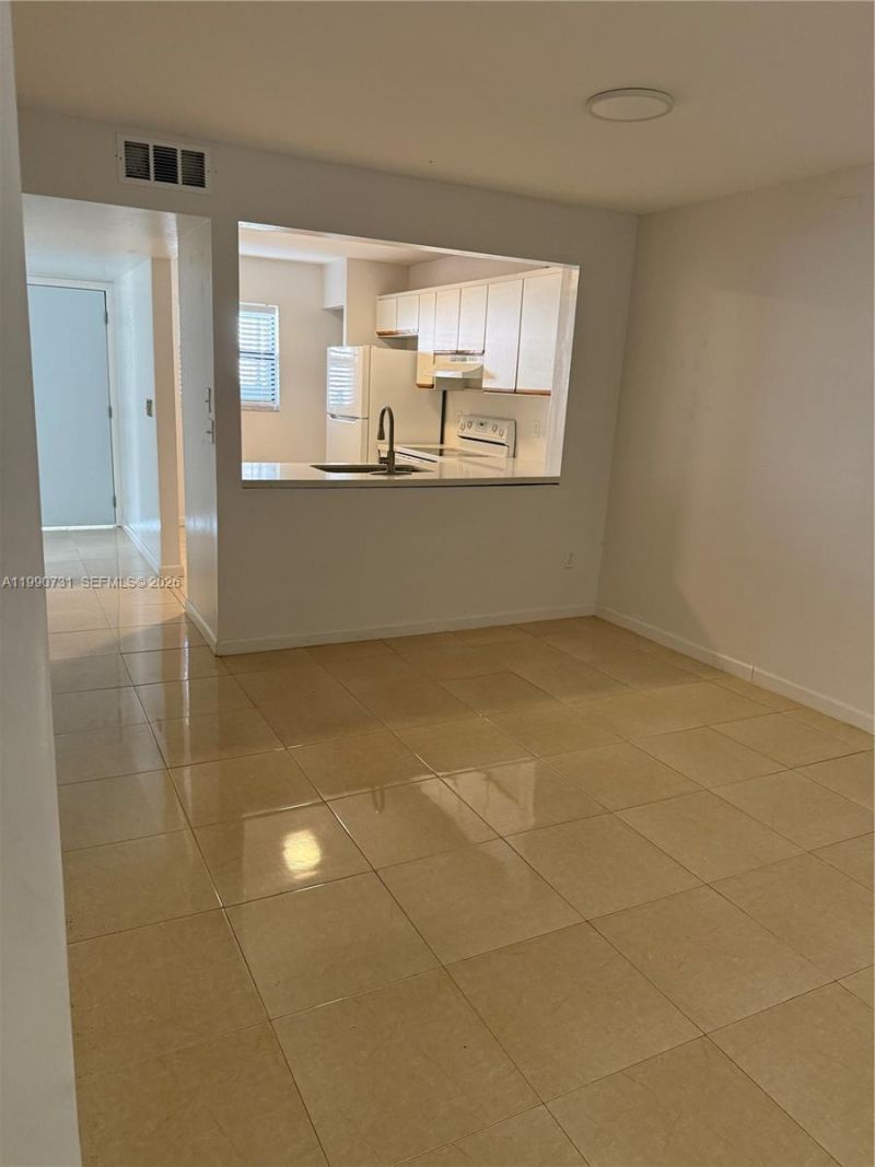 860 NE 207th Ter , Unit 8-106, Miami, FL 33179 Photo