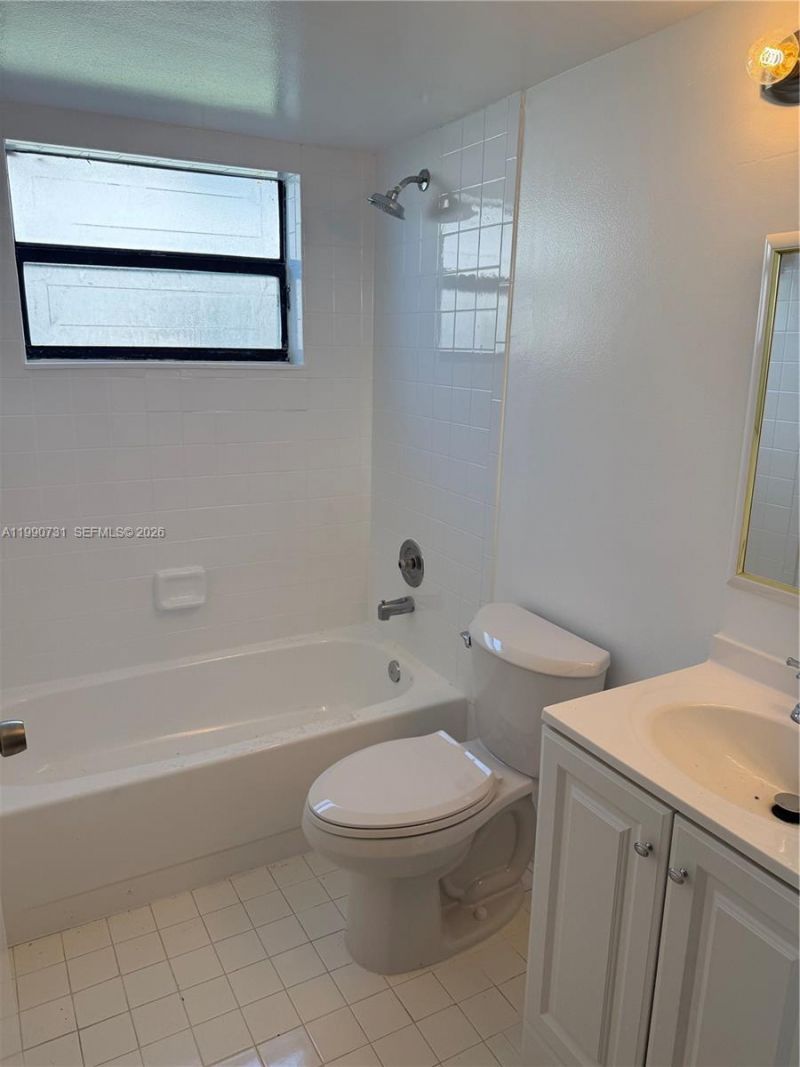 860 NE 207th Ter, Unit 8-106, Miami, FL 33179 Photo