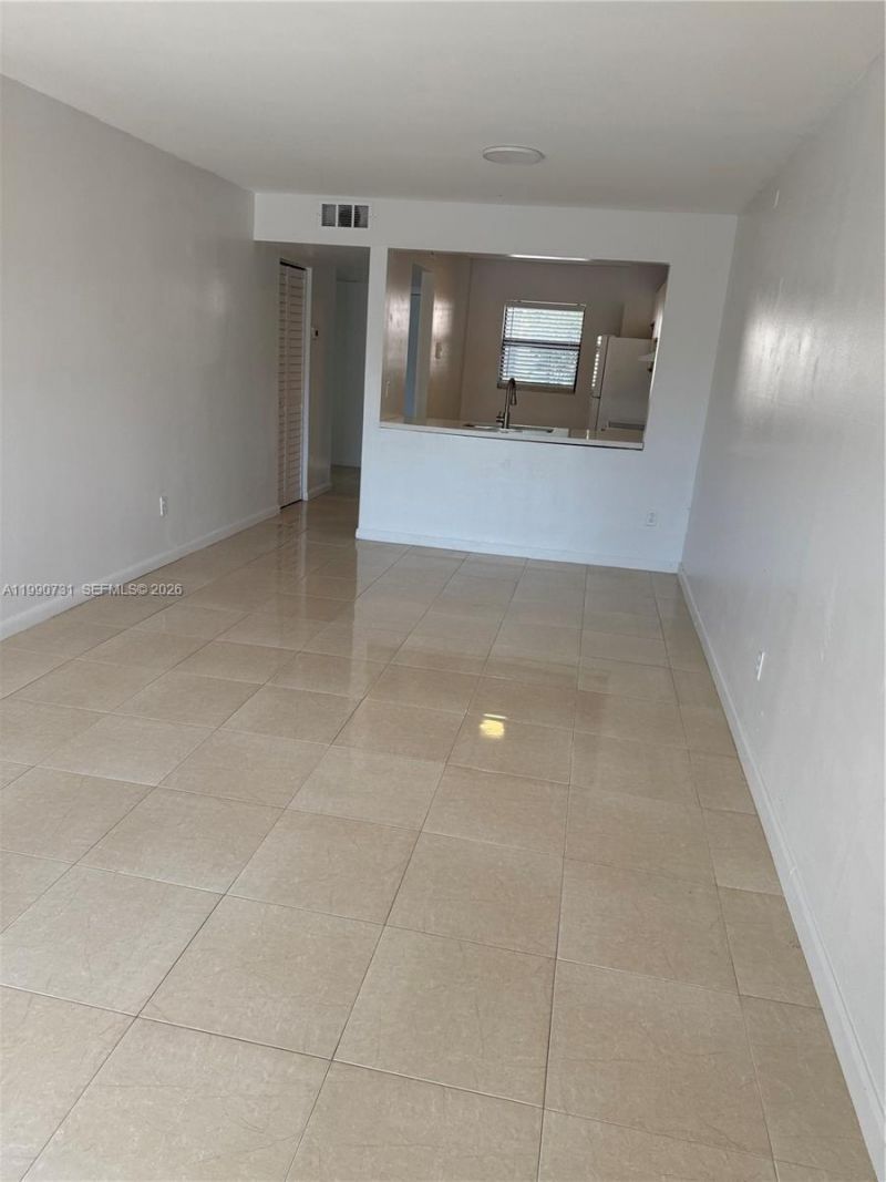 860 NE 207th Ter , Unit 8-106, Miami, FL 33179 Photo