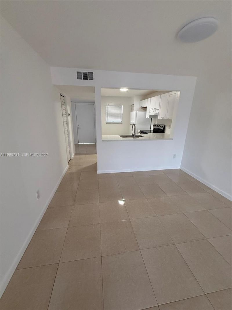 860 NE 207th Ter, Unit 8-106, Miami, FL 33179 Photo