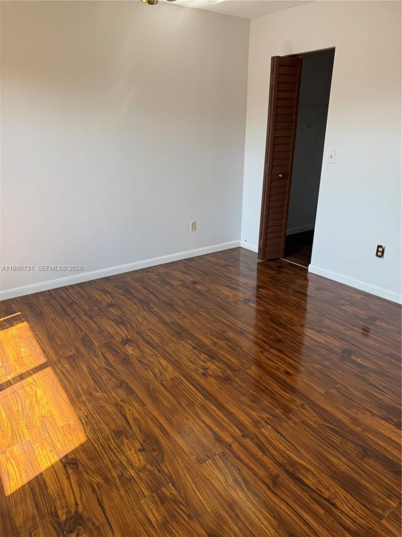 860 NE 207th Ter , Unit 8-106, Miami, FL 33179 Photo