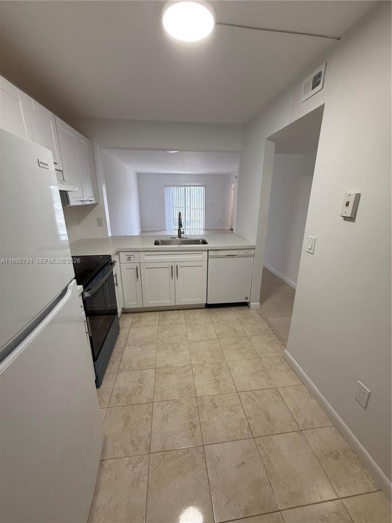 860 NE 207th Ter, Unit 8-106, Miami, FL 33179 Photo