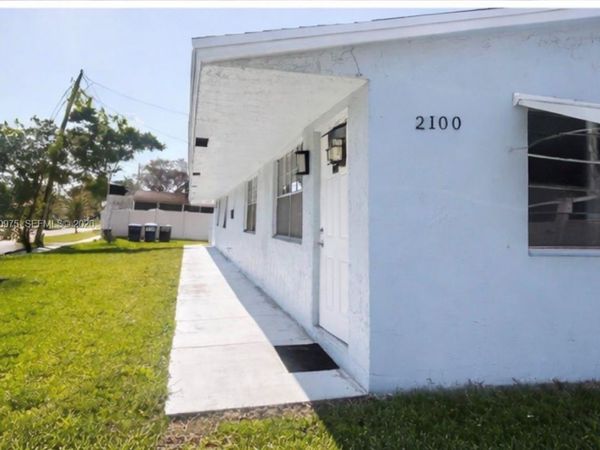 2100 N 14th Ave , Unit 1-2, Hollywood, FL 33020