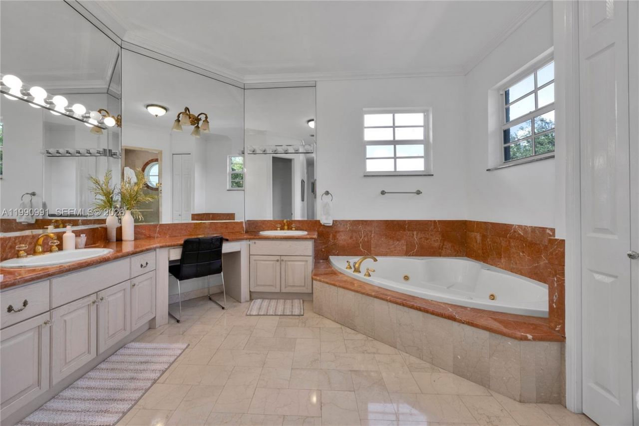 6200 Granada Blvd , Coral Gables, FL 33146 Photo