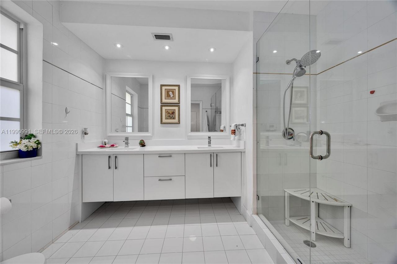 6200 Granada Blvd , Coral Gables, FL 33146 Photo