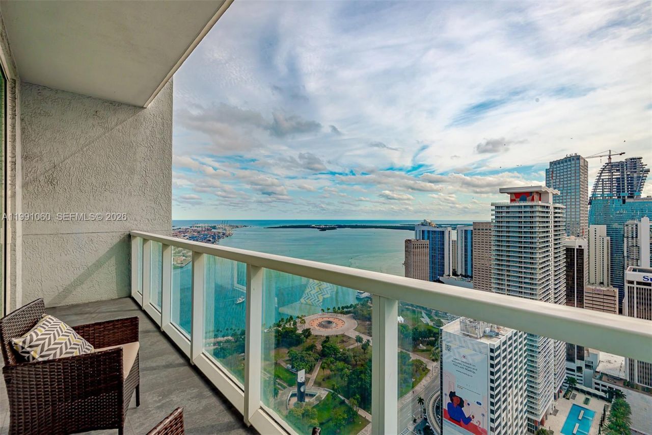244 Biscayne Blvd , Unit UPH-4907, Miami, FL 33132 Photo