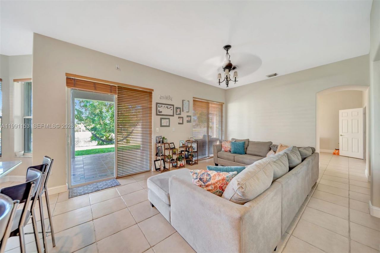 2831 SW 190th Ave , Miramar, FL 33029 Photo