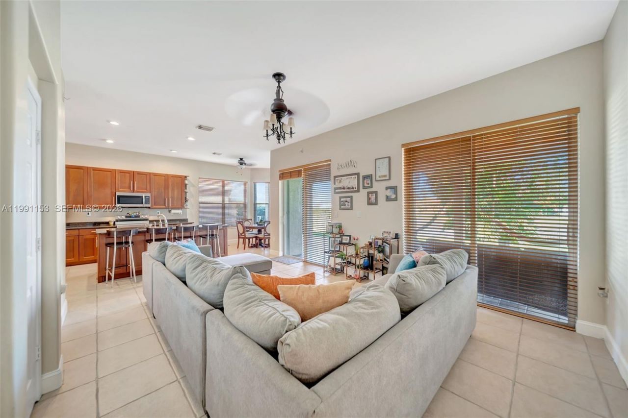 2831 SW 190th Ave , Miramar, FL 33029 Photo