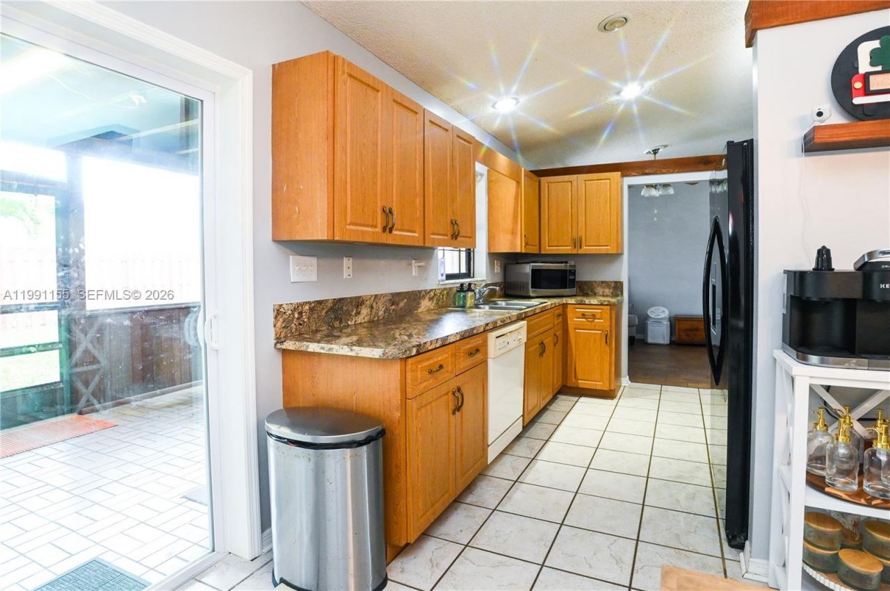 8631 NW 48th St, Lauderhill, FL 33351 Photo