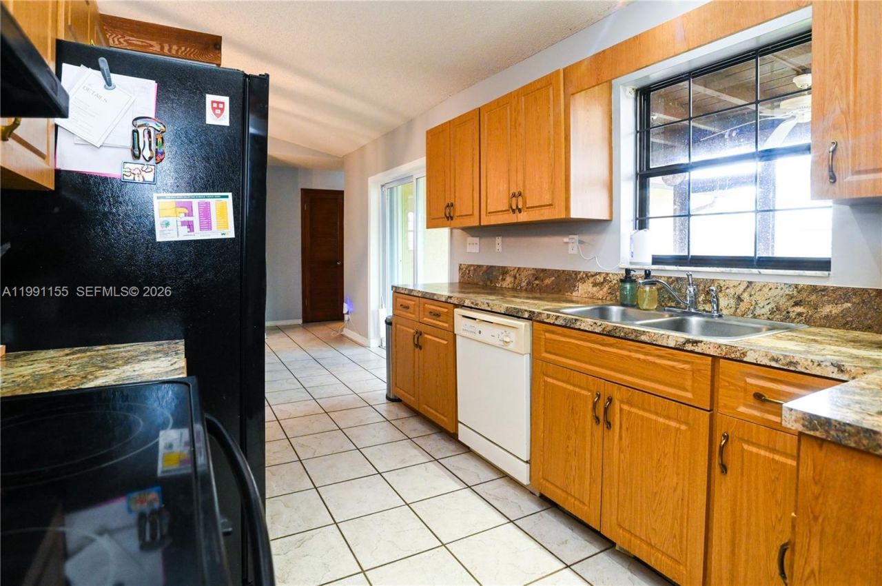 8631 NW 48th St, Lauderhill, FL 33351 Photo
