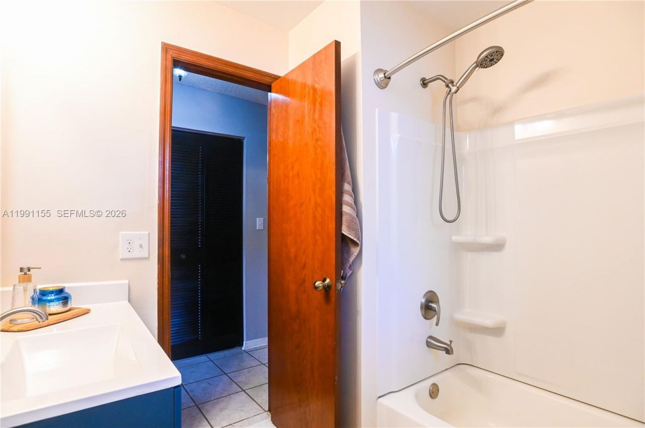 8631 NW 48th St, Lauderhill, FL 33351 Photo