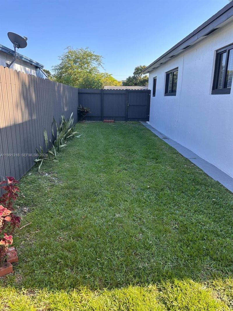 6685 NW 38th Ter, Virginia Gardens, FL 33166 Photo