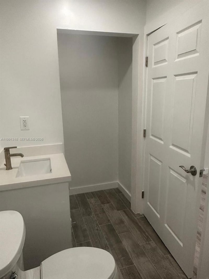 6685 NW 38th Ter, Virginia Gardens, FL 33166 Photo