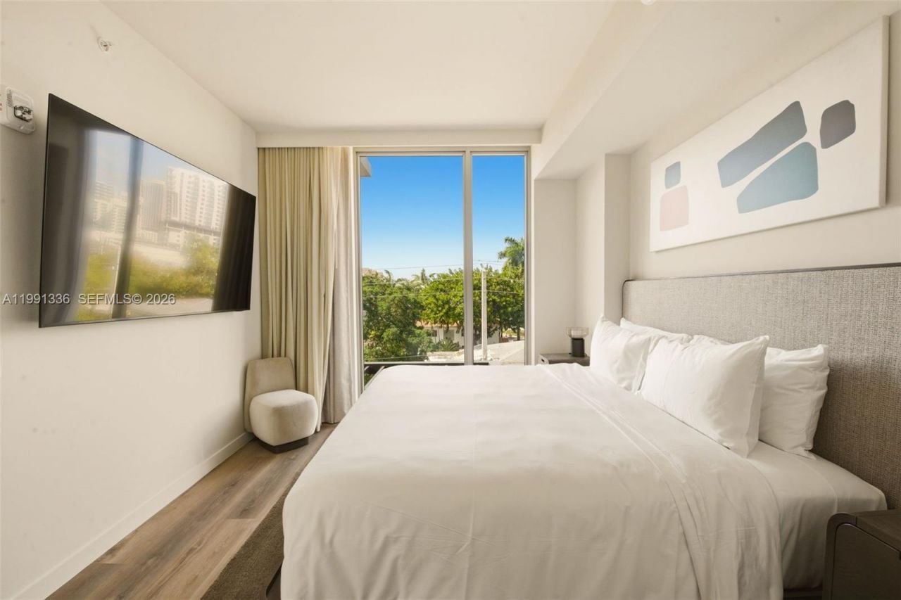 1611 SW 2nd Avenue , Unit 301, Miami, FL 33129 Photo