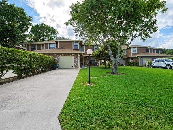 6183 Pine Tree Ln Unit B, Tamarac, FL 33319