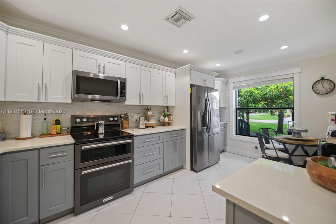6183 Pine Tree Ln Unit B, Tamarac, FL 33319 Photo