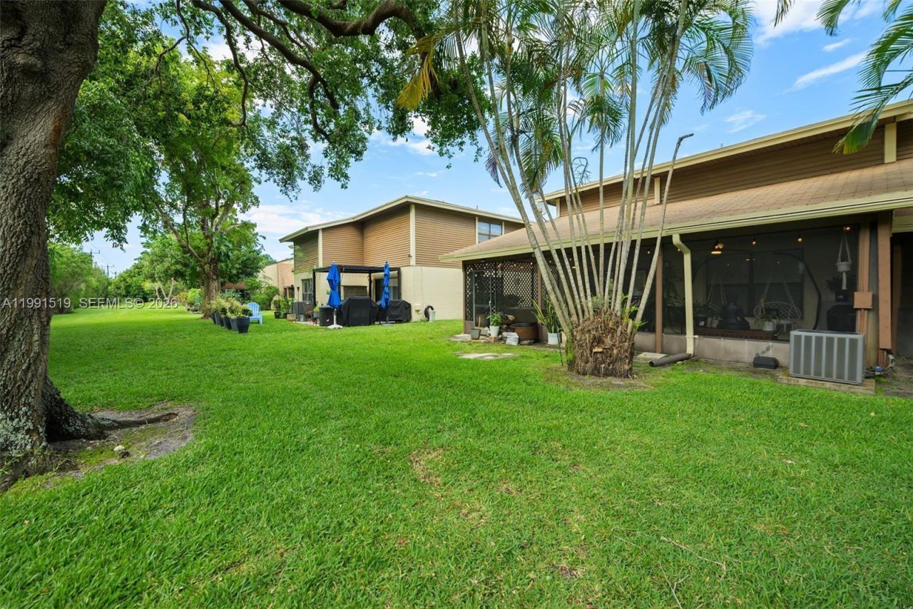 6183 Pine Tree Ln Unit B, Tamarac, FL 33319 Photo